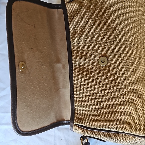 Etienne Aigner rare over shoulder bag - Picture 5 of 10